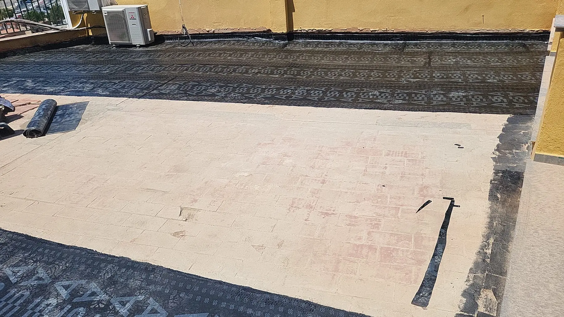 Preparación y colocación de lámina impermeabilizante